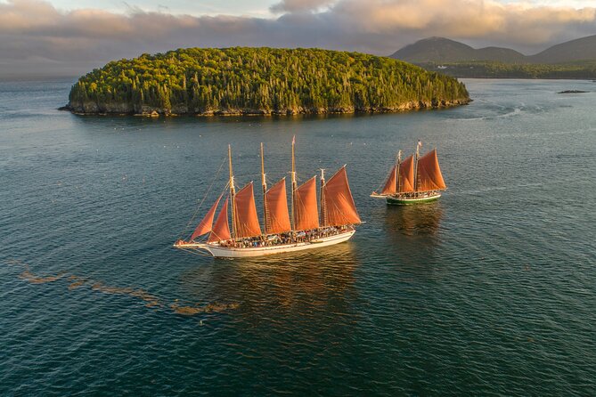 1.5 to 2-Hr Windjammer Sailing Trip in Maine w/ Licensed Captain - Raising the sails and watching the crew work