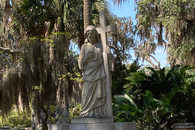 1-Hour Bonaventure Cemetery Golf Cart Guided Tour in Savannah - Price and What the $38 Covers