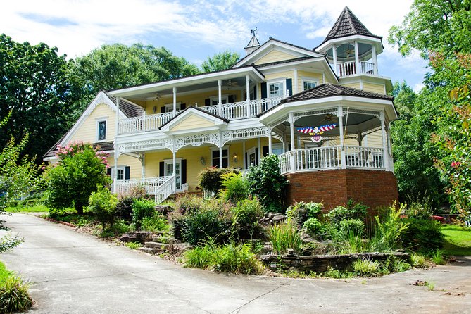 2.5 Hour Atlanta Local Food + Victorian Cemetery Tour - Why food and Oakland Cemetery make a smart Atlanta pairing