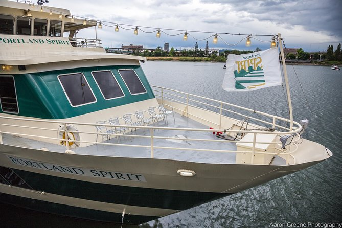 2.5-hour Dinner Cruise on Willamette River - Oaks Park, Sellwood, and the quieter southern route