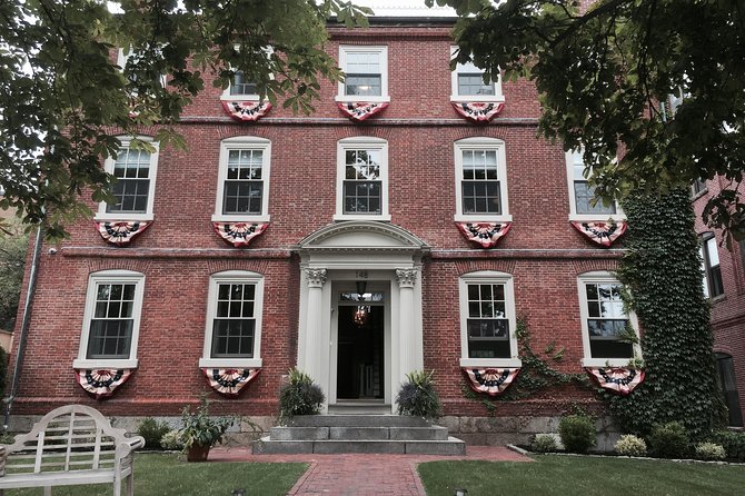 2.5-Hour Salem History & Sightseeing Guided Walking Tour - Who should book this walk?
