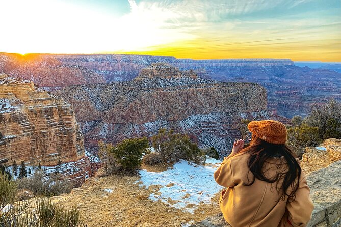 2 Day: Grand Canyon, Antelope Canyon, Horseshoe Bend, Zion Tour - Lower Antelope Canyon and its Navajo guide