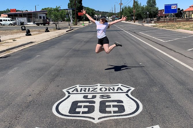 2 Day: Grand Canyon, Antelope Canyon, Horseshoe Bend, Zion Tour - Route 66 in Williams and Seligman