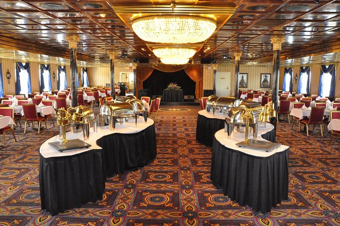2 HR Savannah Riverboat Dinner Cruise with Onboard Entertainment - Boarding at River Street and finding your place