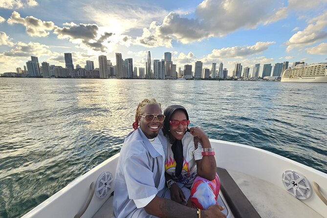 2 hrs Miami Private Boat Tour with Cooler, Ice, Bluetooth Stereo - Downtown Miami and Bayside from the bay