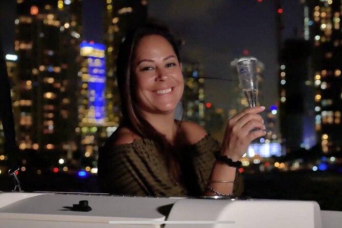2 hrs Miami Private Boat Tour with Cooler, Ice, Bluetooth Stereo - The boat, cooler, and Bluetooth setup