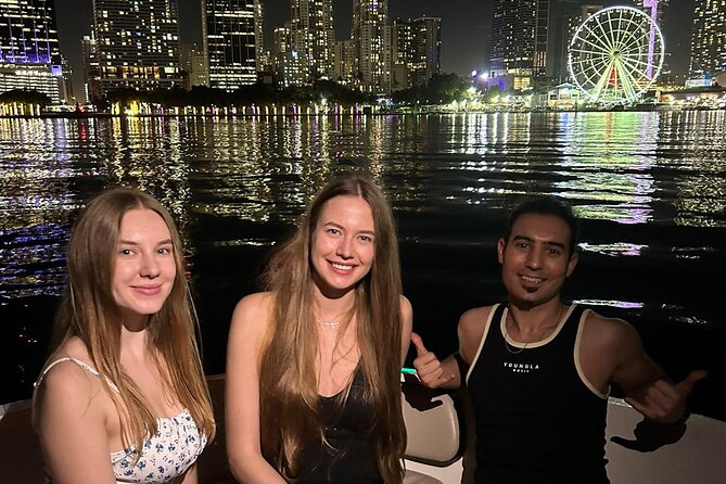 2 hrs Miami Private Boat Tour with Cooler, Ice, Bluetooth Stereo - Celebrity homes and Star Island views