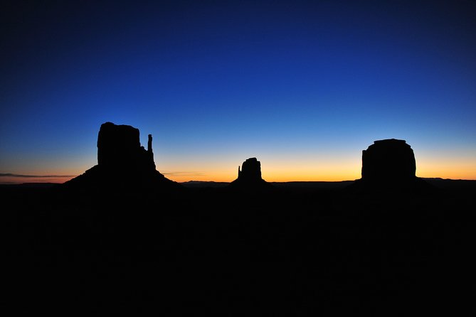 3.0 Hours of Monument Valley's Sunrise or Sunset 4×4 Tour - Why the backcountry is the real reason to go