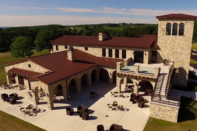 5-Hour Traverse City Wine Tour: 4 Wineries on Old Mission Peninsula - What the $79 price really covers
