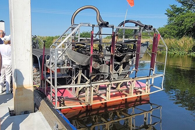 60 min. Everglades Airboat ride & pick-up ,small group +pro guide - What the shared boat is really like