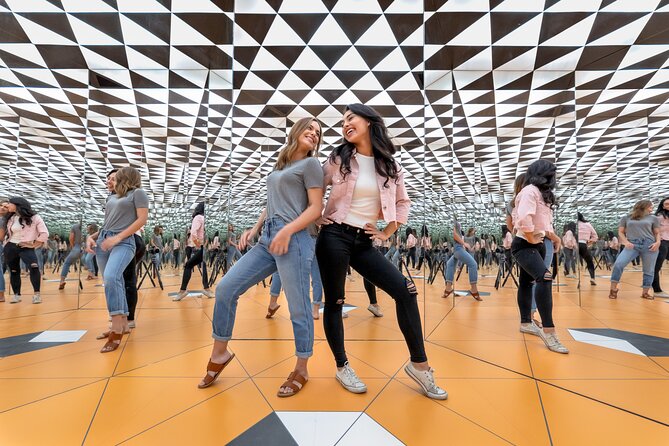 Admission Ticket to Museum of Illusions Orlando - The Infinity Room and the exhibits that need patience