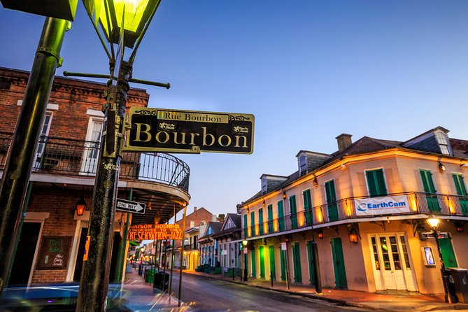 Adults Only Haunted Pub Crawl in New Orleans - How the guides affect the experience