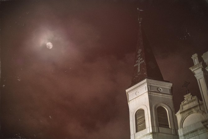 Adults-Only New Orleans Ghost, Crime, Voodoo, and Vampire Tour - Lafitte’s Blacksmith Shop Bar and the mid-tour break