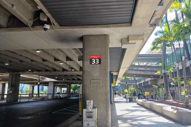 Airport Shuttle - HNL Airport to Waikiki - Luggage, car seats, and special equipment