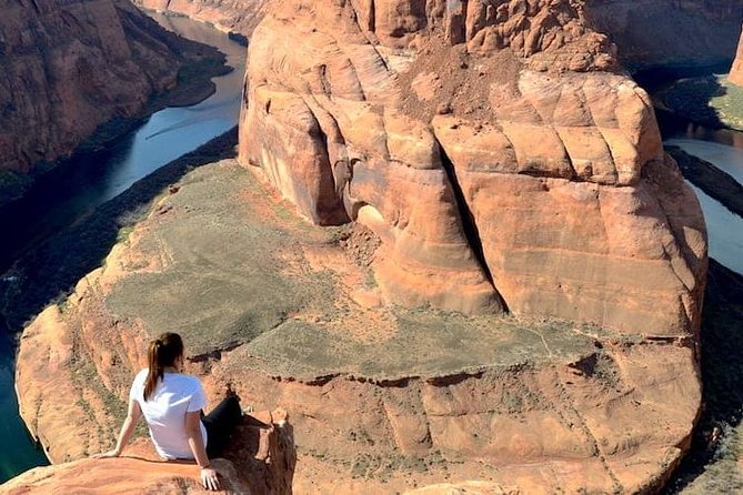 Antelope Canyon and Horseshoe Bend Day Tour from Flagstaff - Stairs, sand, and uneven ground