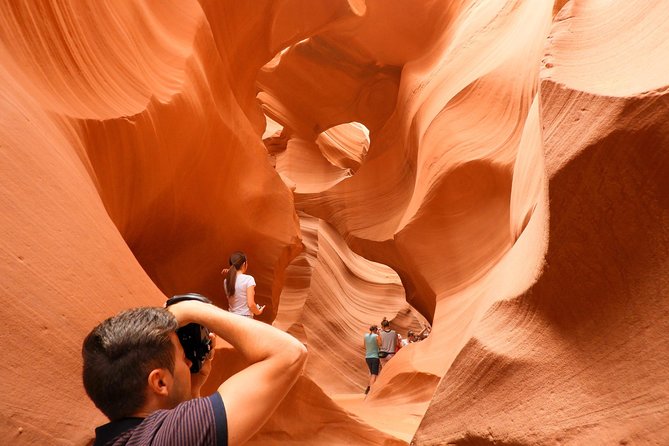 Antelope Canyon and Horseshoe Bend Small Group Tour from Vegas - Choosing Lower Antelope Canyon or Canyon X