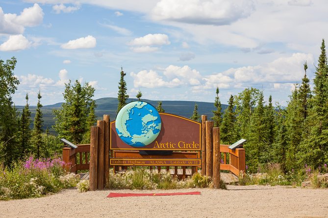 Arctic Circle Day Tour - Leaving Fairbanks beside the pipeline