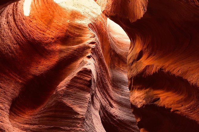 Award Winning UTV Slot Canyon Tour - Upper Red Cave, a short first look at the rock