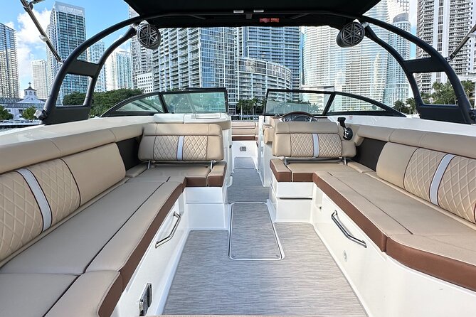 Best of Miami: Private Top-Rated Boat Charter & Guided Experience - Why a private Miami boat makes sense
