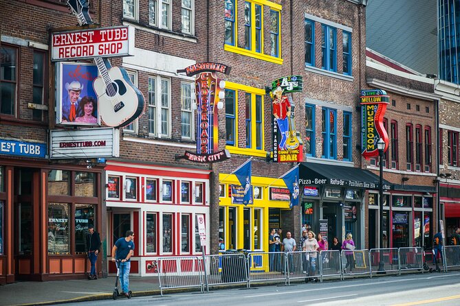 Best of Nashville City Sightseeing Tour on Double Decker Bus - The Tennessee State Capitol and historic grounds