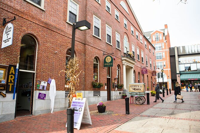 Best Salem Witch Trials Historical Walking Tour - Rockafellas connects today’s Salem with the 1692 meeting house