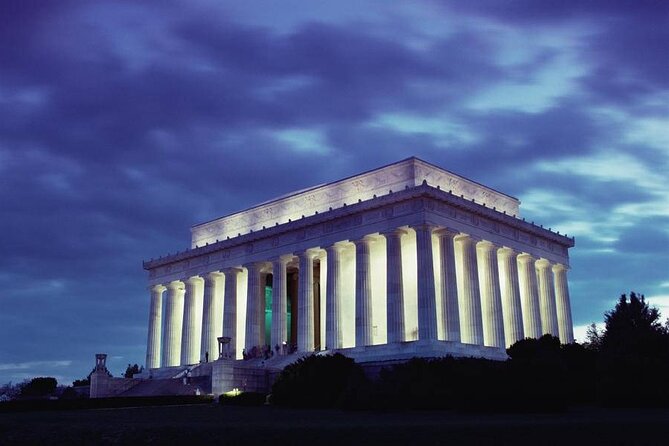 Big Bus DC: Monuments & Memorials Night Tour by Open-top Bus - Jefferson Memorial and the Tidal Basin