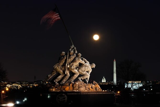 Big Bus DC: Monuments & Memorials Night Tour by Open-top Bus - The White House and the working city