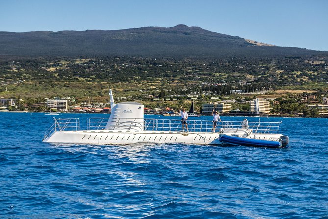 Big Island: Atlantis Submarine from Kona Beach - A family outing with a broad age range