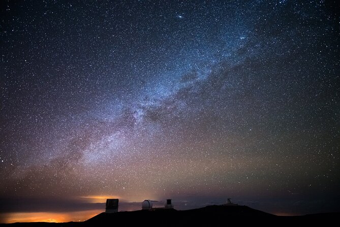 Big Island GOAT Experience: Mauna Kea Summit, Sunset & Stars - Sunset above the clouds at the summit