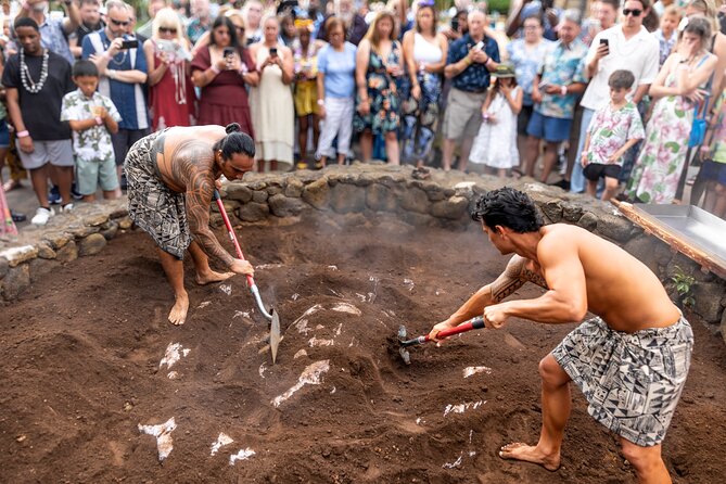 Big Island, Hawaii: Admission to Voyagers of the Pacific Luau - Is $190.91 a fair price?