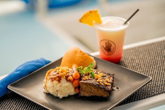 Big Island Historical Dinner Cruise to Kealakekua Bay - Who should book this evening on the water?