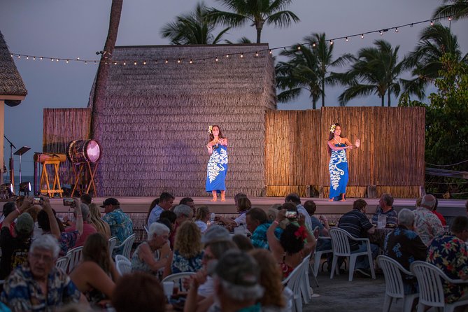 Big Island: Island Breeze Luau - The 22-dish buffet and open bar