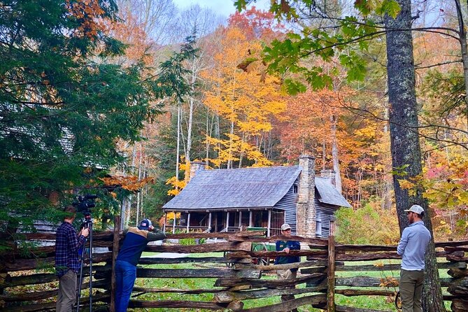 Blue Ridge Parkway Waterfalls Hiking Tour from Asheville - DuPont State Recreational Forest provides the main hike