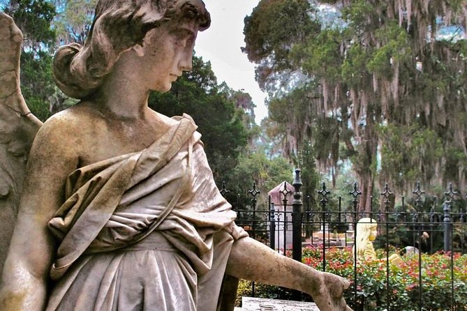 Bonaventure Cemetery Scenic History Art Symbols and Film Tour - A two-hour walk through the cemetery