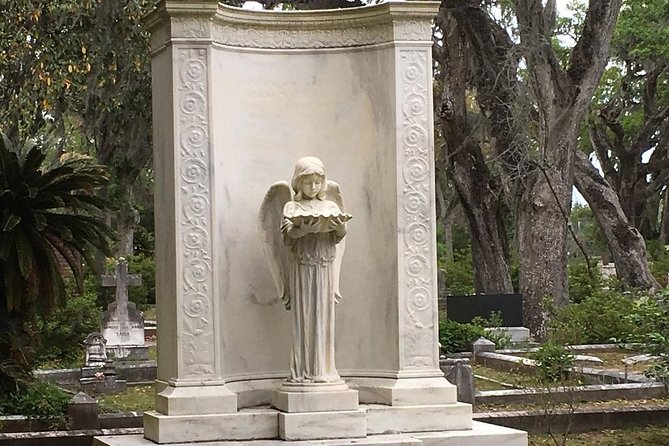Bonaventure Cemetery Walking Tour with Transportation - What makes Tim’s guiding effective