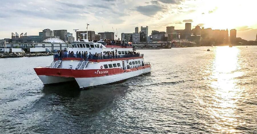 Boston: Boston Harbor Sunset Cruise - Starting at Rowes Wharf behind the Boston Harbor Hotel