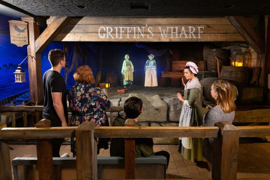 Boston: Boston Tea Party Ships and Museum Interactive Tour - Holograms, arguments, and the museum galleries