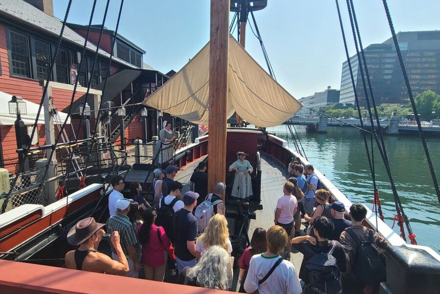 Boston: Boston Tea Party Ships and Museum Interactive Tour - The wraparound film and the road to revolution