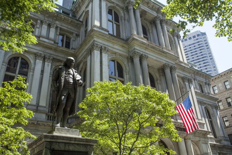 Boston: Freedom Trail History Small Group Walking Tour - Old North Church, Copp’s Hill, and the final views