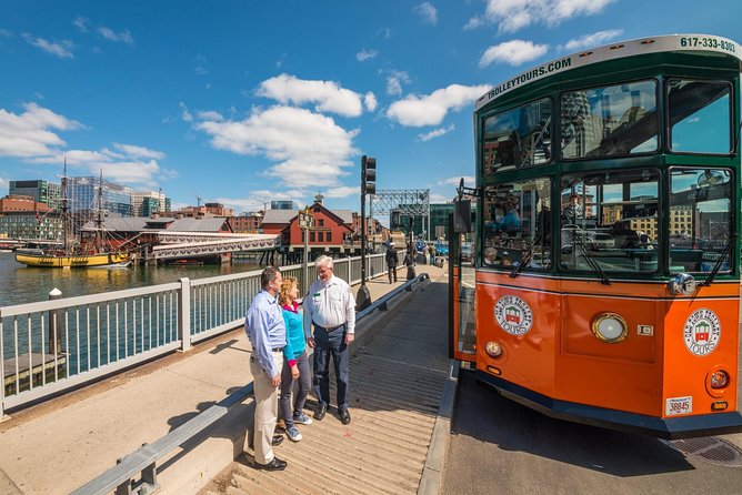 Boston Hop-On Hop-Off Trolley Tour with 13 Stops - Stops 6 and 8: Cheers, Boston Common, and Beacon Hill