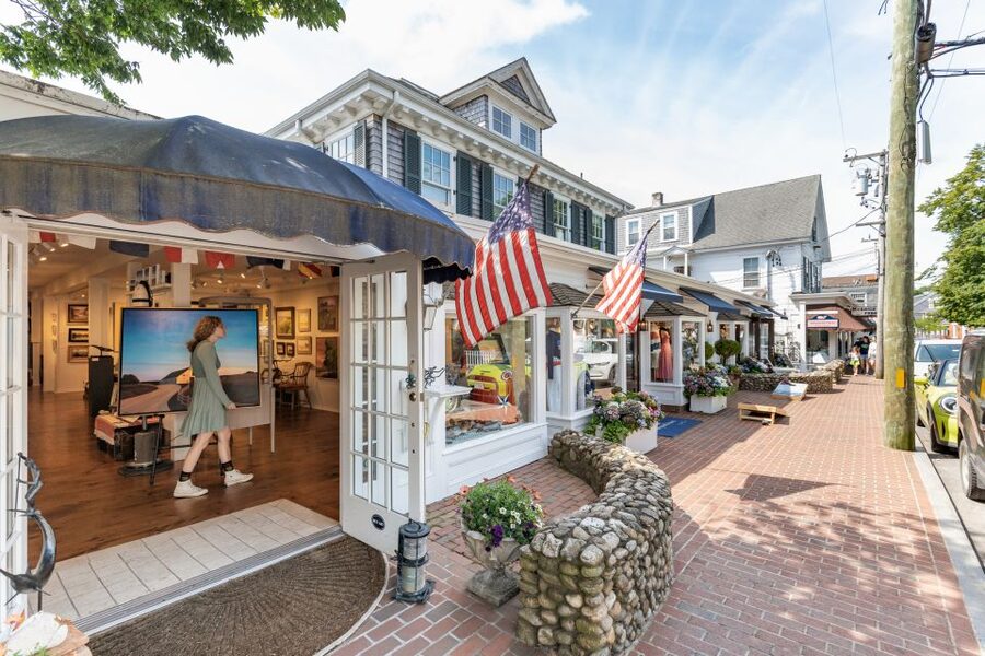 Boston: Martha's Vineyard Day Trip with Optional Island Tour - Food, shopping, and what the $129 price covers