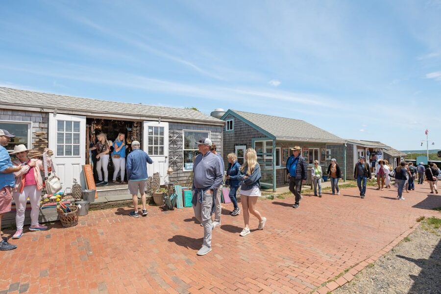 Boston: Martha's Vineyard Day Trip with Optional Island Tour - Edgartown: pretty streets and limited time