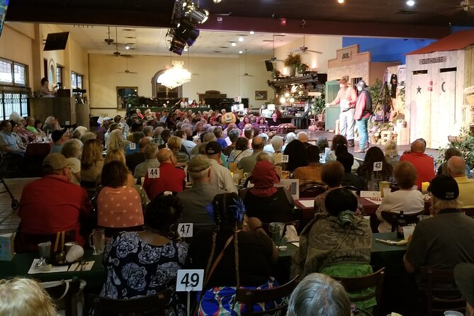 Branson Murder Mystery- Branson's Original #1 Murder Mystery - The cast turns the dining room into a stage