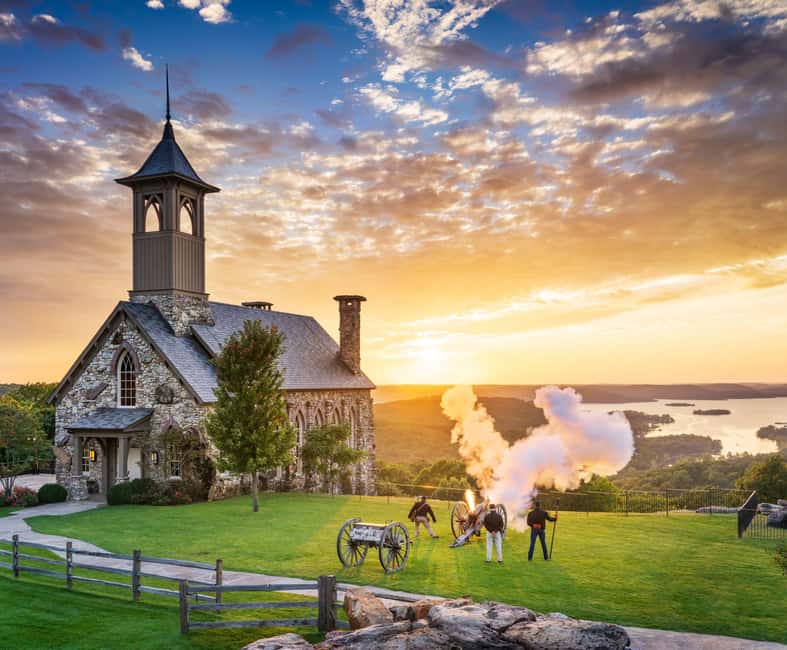Branson: Top of the Rock Ozarks Heritage Preserve - The Eagle’s Nest overlook and wide Ozark views