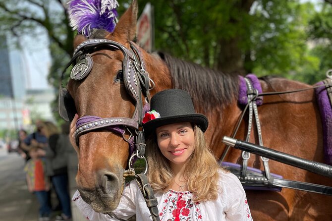 Carriage Ride in Central Park (VIP - PRIVATE) Since 1964™ - Meeting the horse at 200 Central Park South