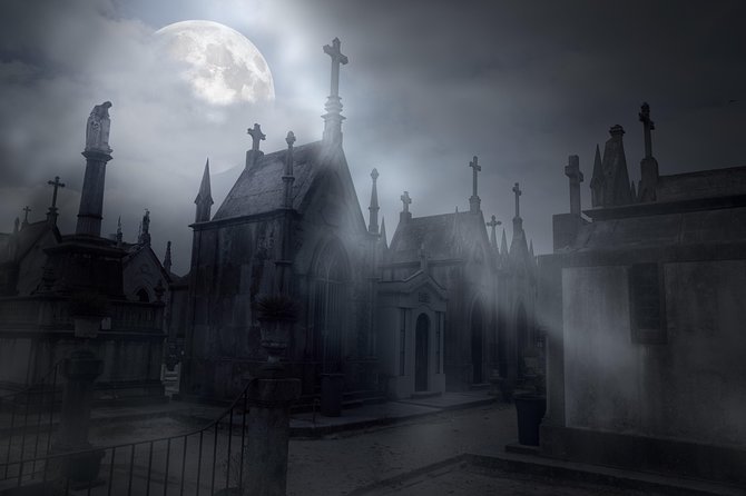 Cemetery and Ghost BYOB Bus Tour in New Orleans - How much history and ghost lore will you hear?