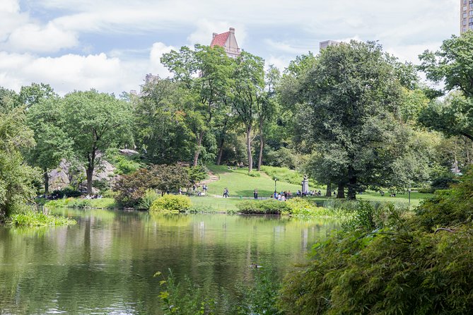 Central Park Guided Walking Tour - Architecture, sculptures, and changing city views