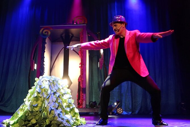 Charles Bach Wonders Magic and Illusion Show - Seasonal shows: Halloween and Christmas