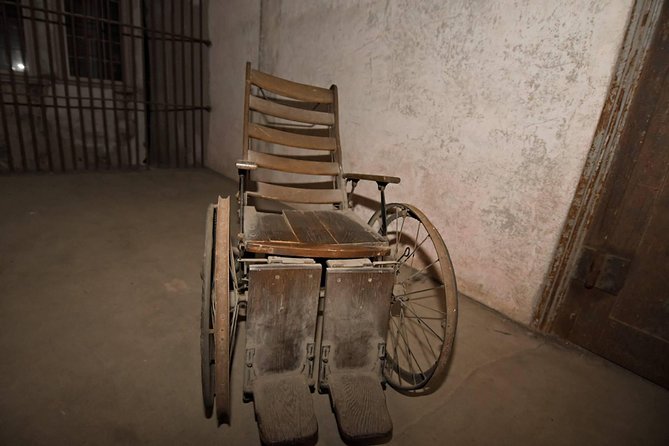 Charleston Haunted Jail Night-Time Walking Tour with Admission to Old City Jail - How scary is a 45-minute night tour?