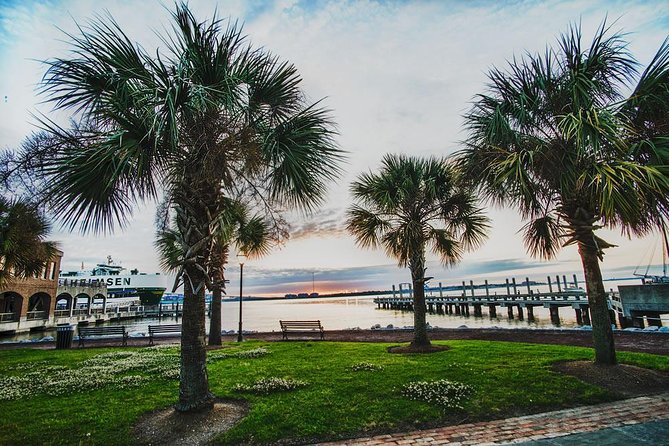 Charleston See-It-All City Bus Tour with Adventure Sightseeing - A fast look at churches, ironwork, gardens, and architecture